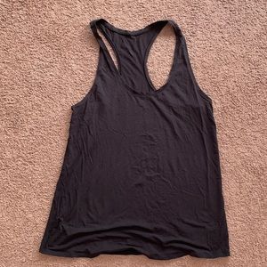black lululemon tank top
